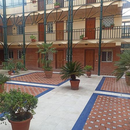 En Patio Sevillano Alameda-Isla Magica 外观 照片