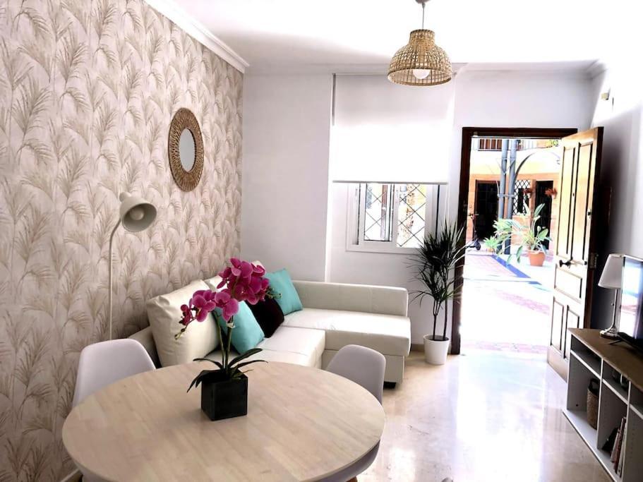 En Patio Sevillano Alameda-Isla Magica 外观 照片