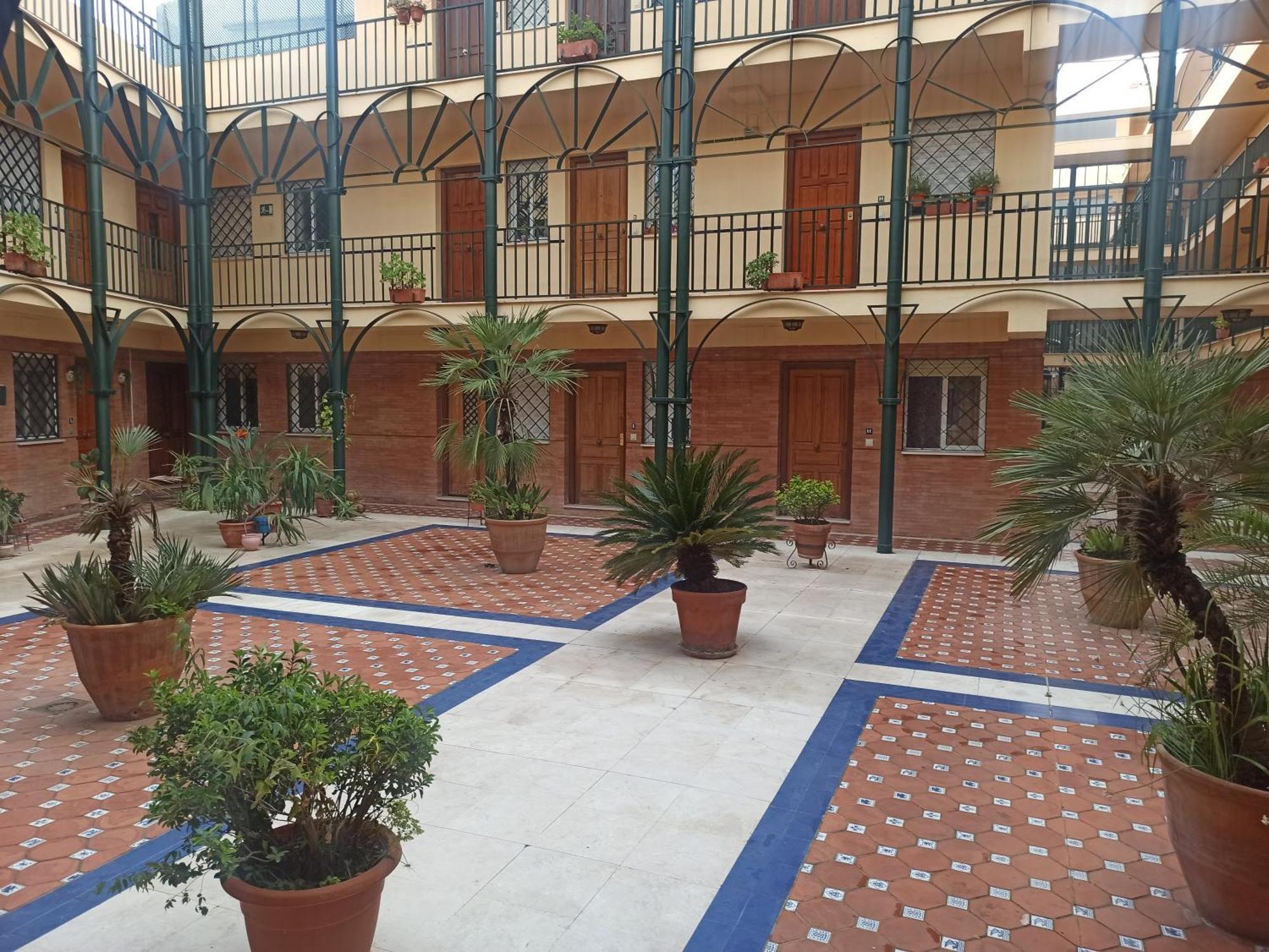 En Patio Sevillano Alameda-Isla Magica 外观 照片